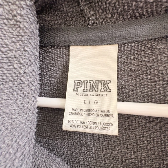 Victoria Secret - Picture 3 of 3